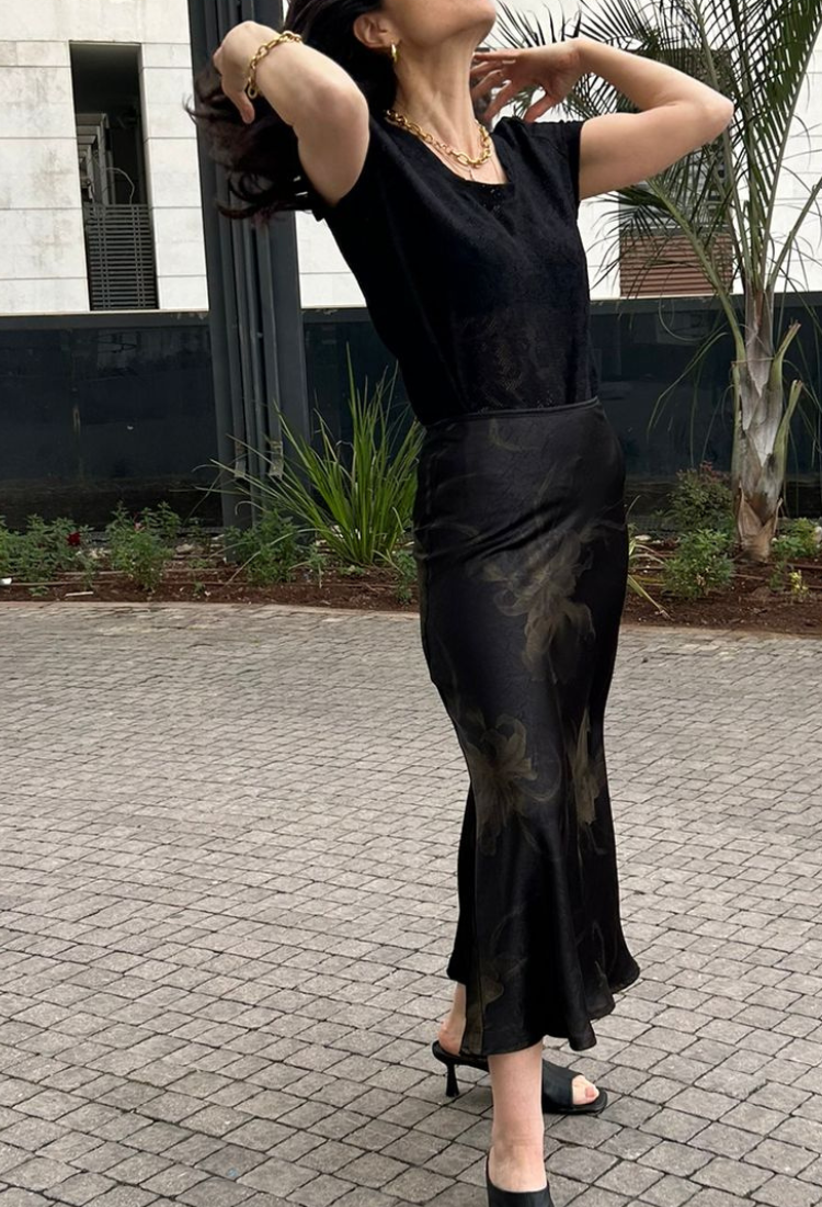 Jasmine black with big flower print maxi skirt