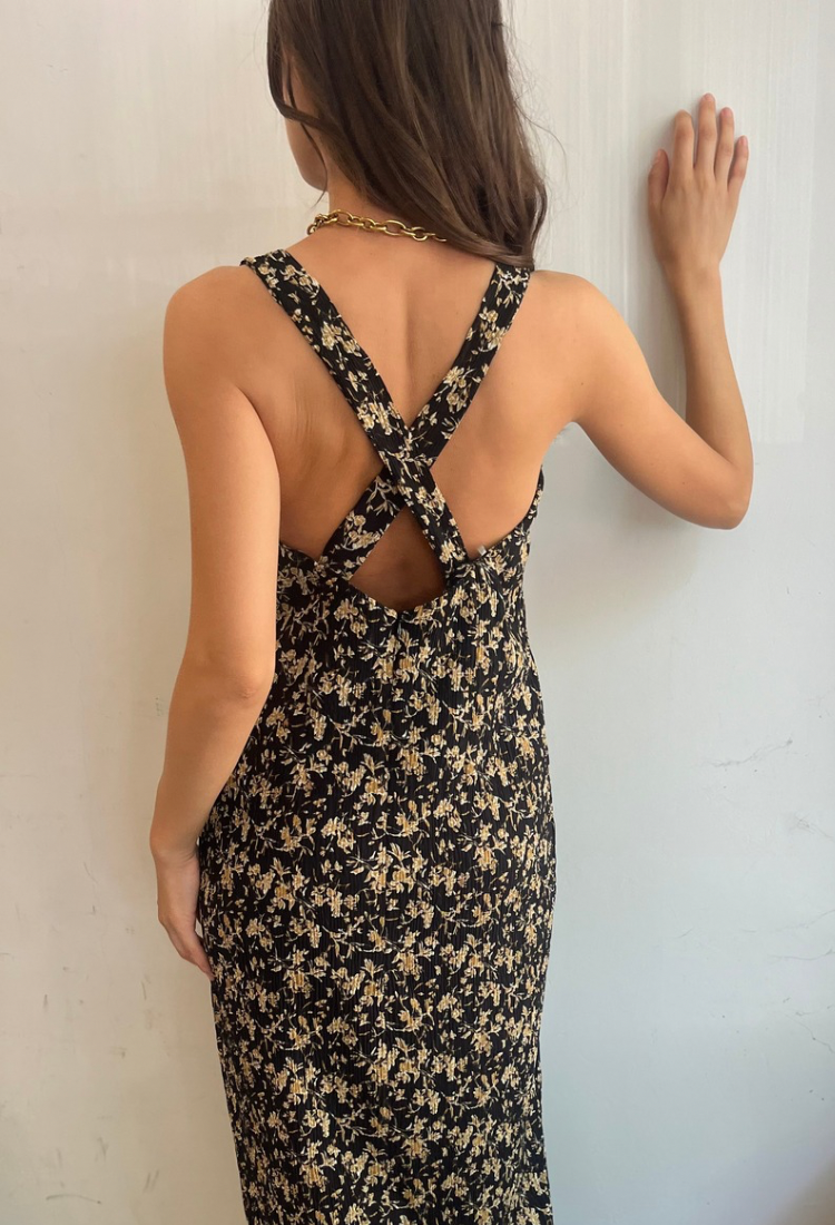 שמלת לולו קולר שחורה עם פרינט פרחים צהוב חום