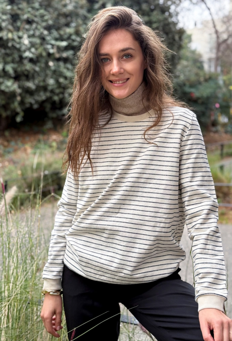 Ori white and blue stripes sweatshirt