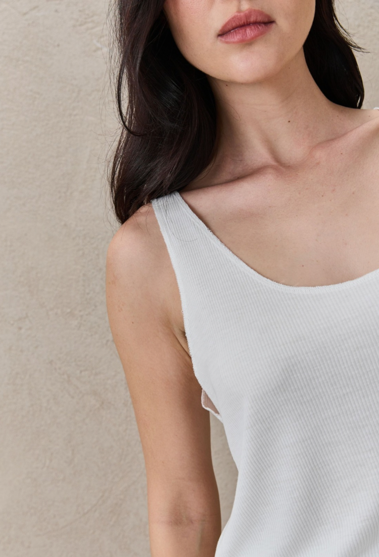 גופיית דיאנה לבנה ON*ME-TLV