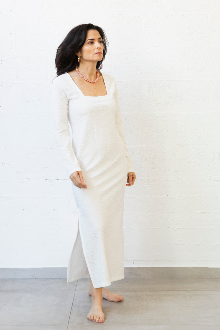 Anna white long Sleeves maxi dress