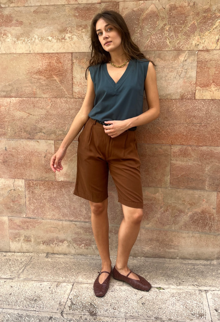 Neta Brown short pants