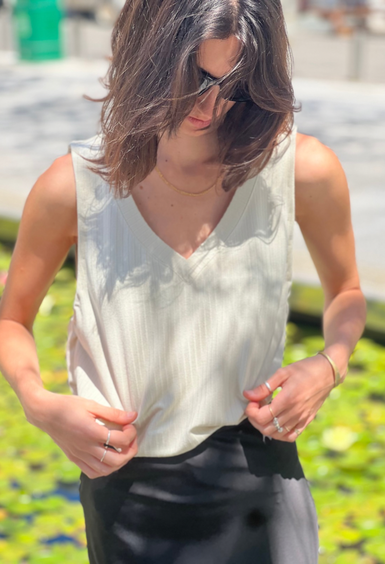 Didi stone Sleeveless V Shirt