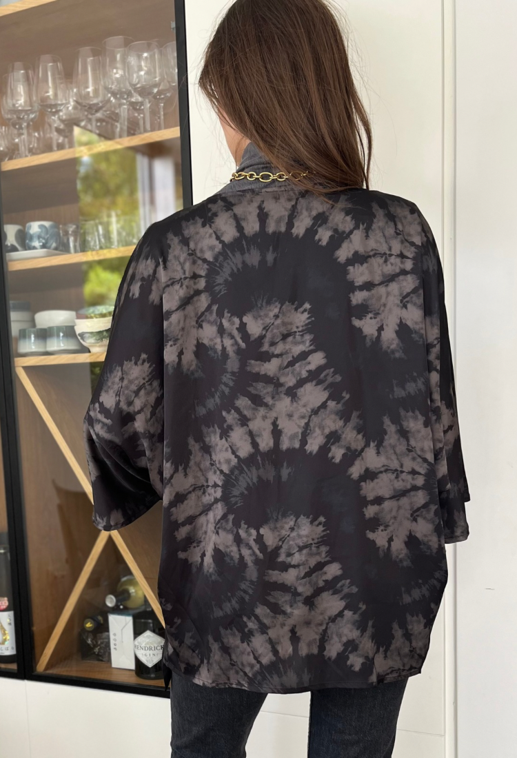 קימונו עדי - פרינט טאי די שחור אפור