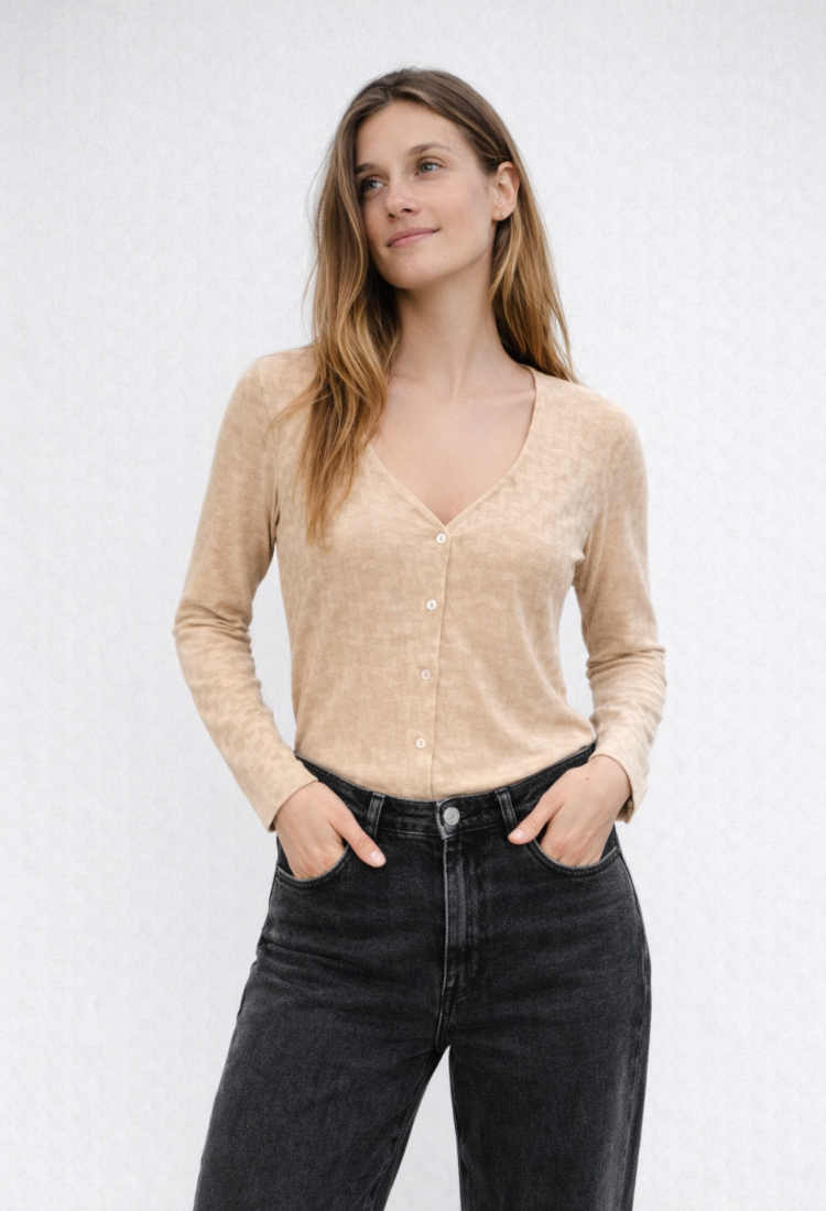 חולצת ליאוני שרוול ארוך במבע חום בהיר
