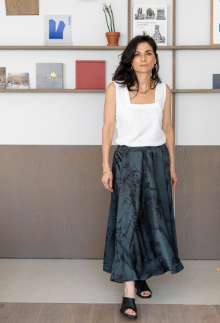 חצאית סו בצבע כחול עם פרינט פרחוני