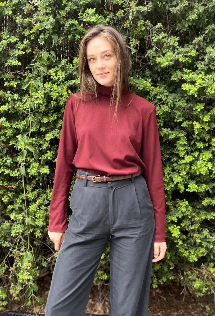 Lily turtleneck top in Bordeaux