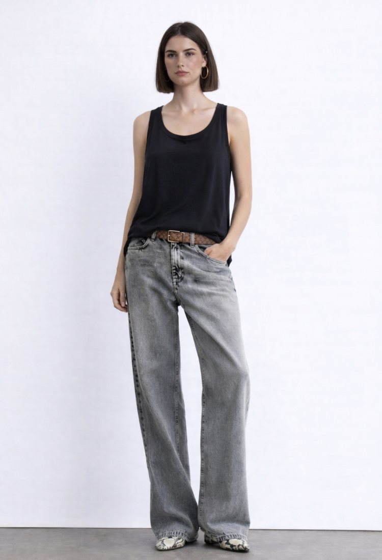 Ayelet black round neckline sleeveless shirt