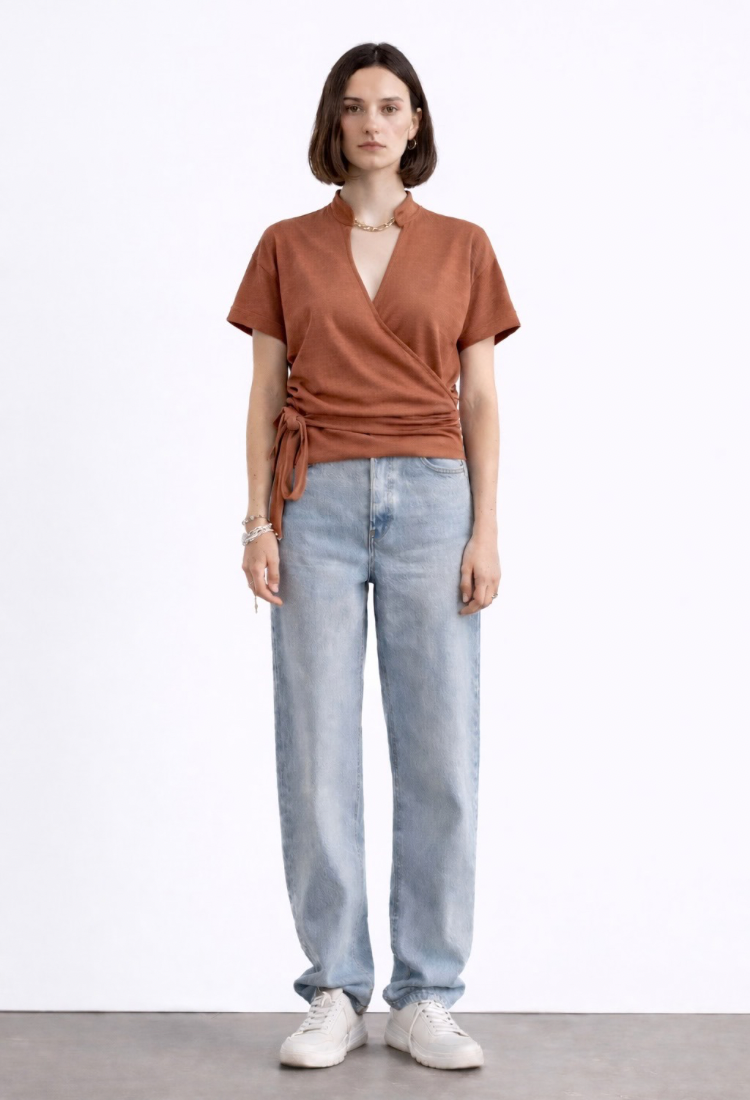 ליז חולצת מעטפת חומה -שרוול קצר