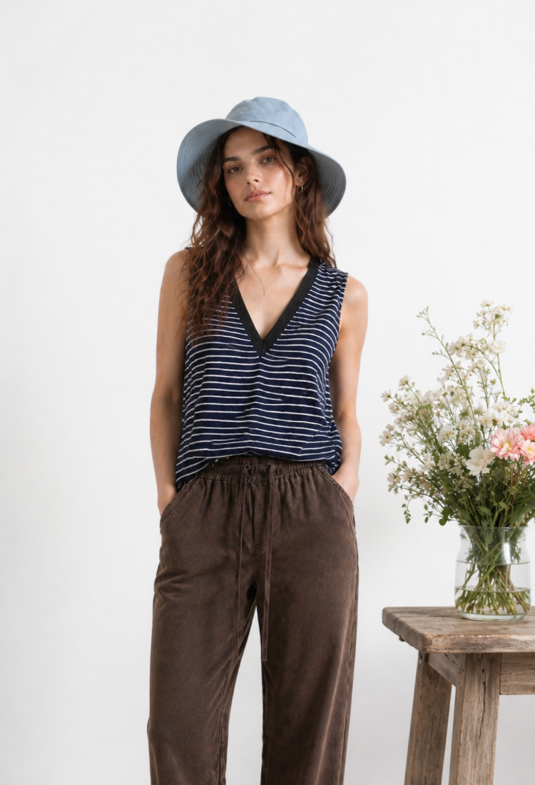 Wide hat blue
