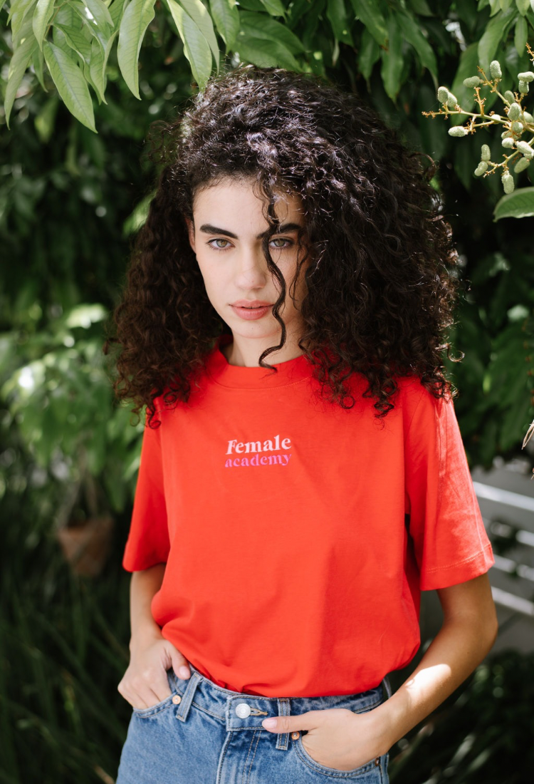 חולצת טי- Female Academy