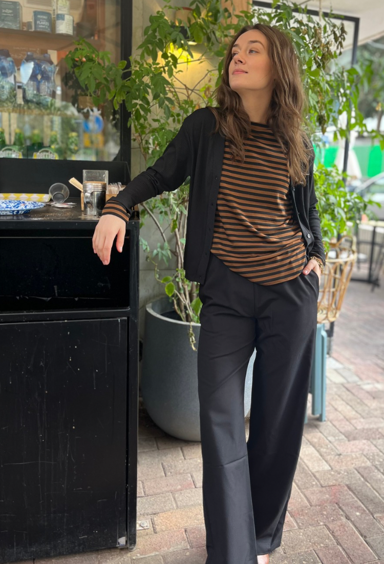 חולצת/עליונית עלמה שחור ריב