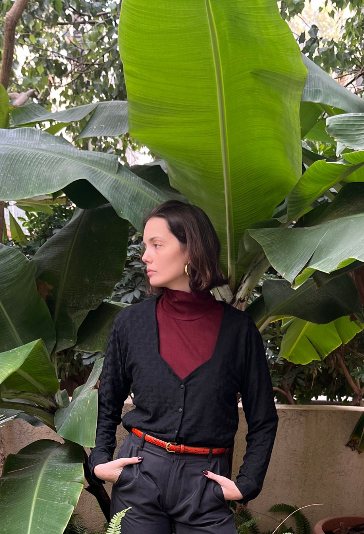 חולצת ליאוני שחורה