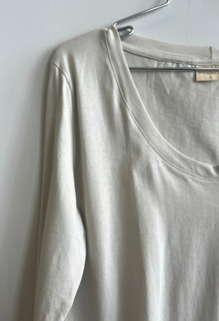 חולצת איילת בצבע אבן