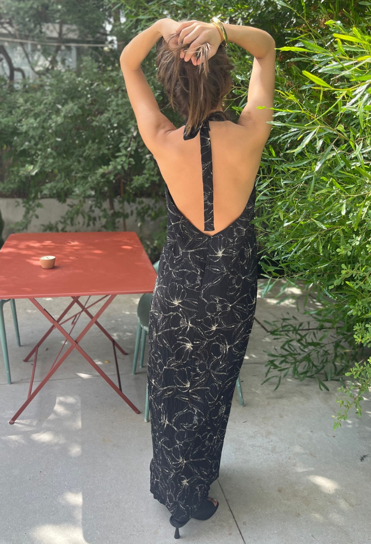 שמלת לולו מקסי שחורה עם פרינט פרחים אפורים