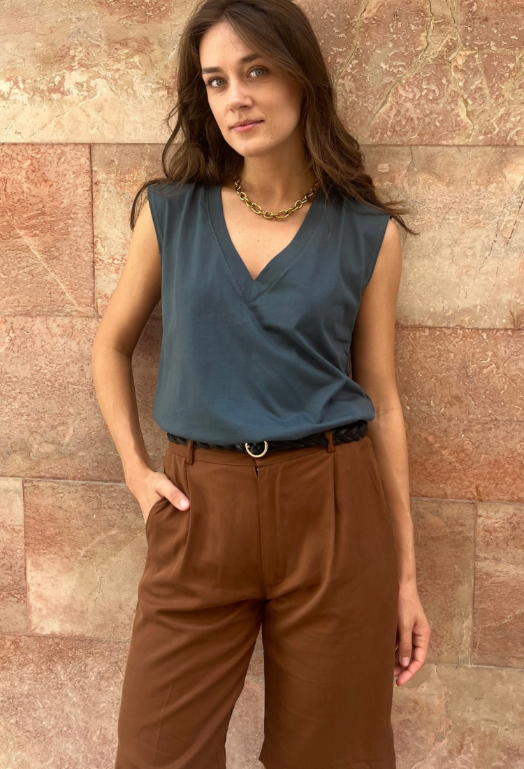 Elli green sleeveless shirt