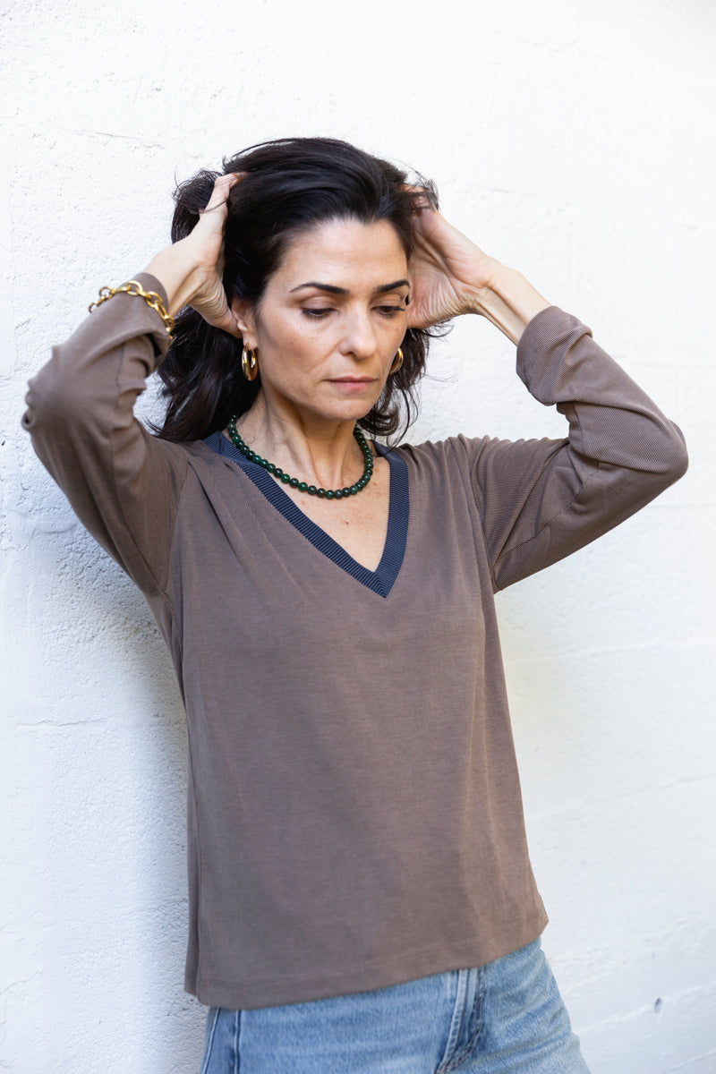 Elli brown Long Sleeves V Shirt