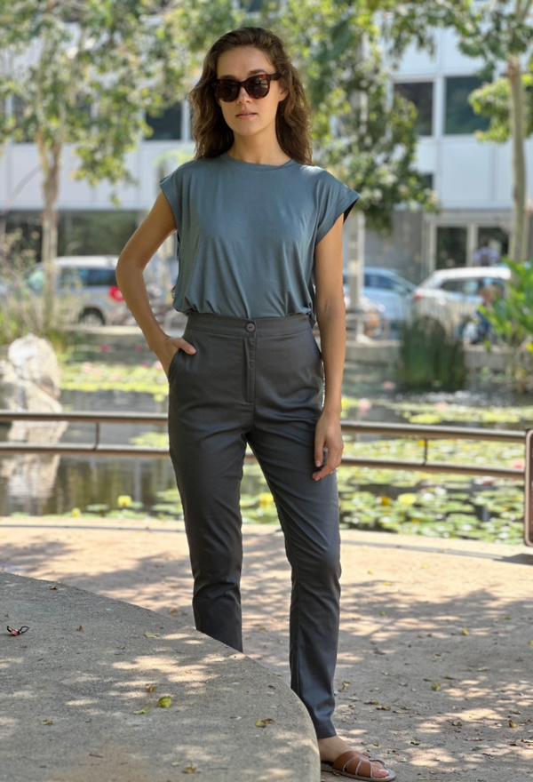 Nuli dark gray pants