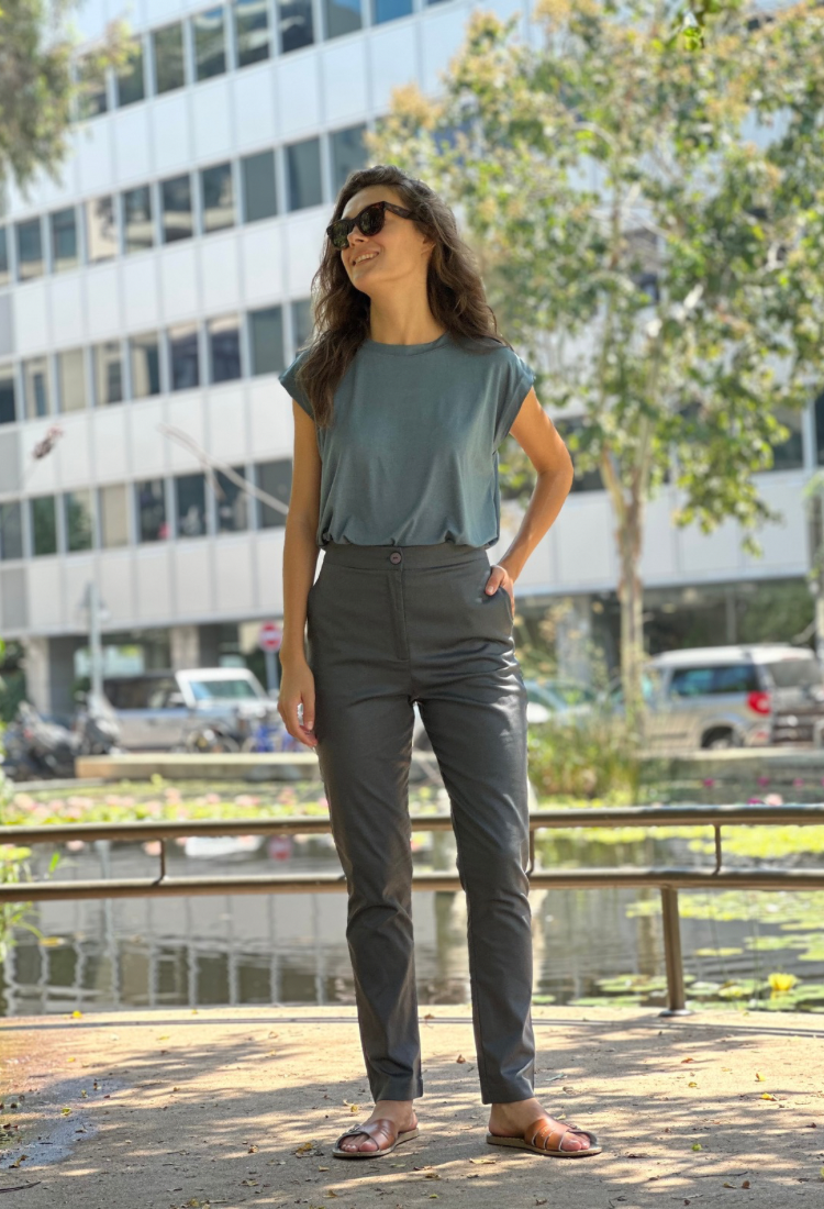 Nuli dark gray pants