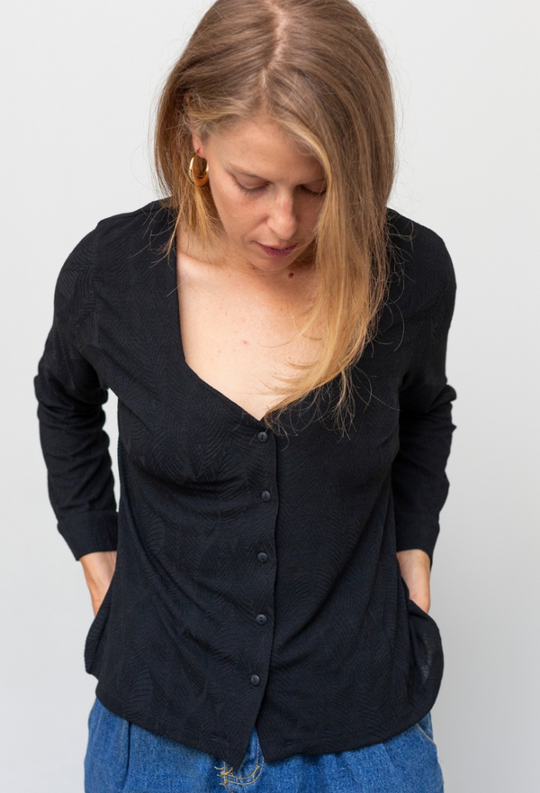 Leonie black button shirt