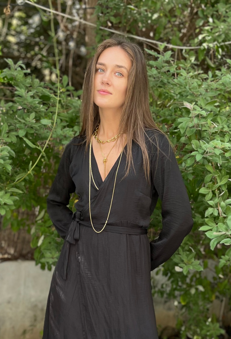 שמלת אן מעטפת  מקסי בצבע שחור מעודן