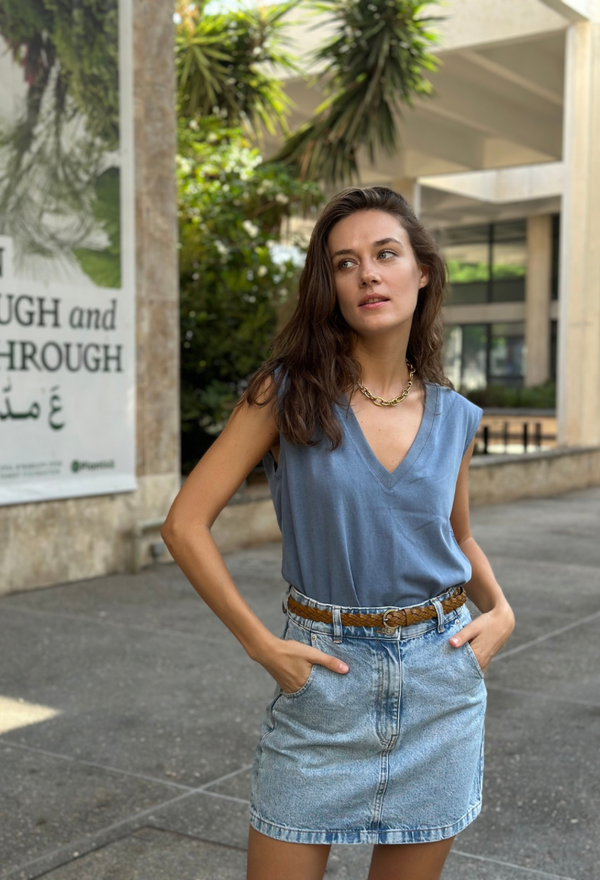 Elli light blue wash sleeveless shirt