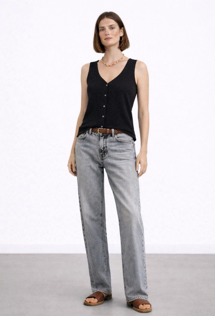 חולצת ליאוני שחורה ללא שרוולים