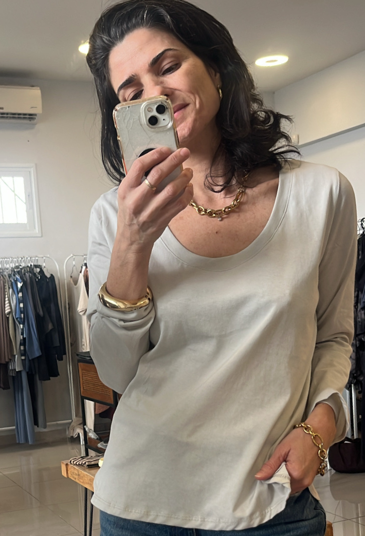 חולצת איילת בצבע אבן