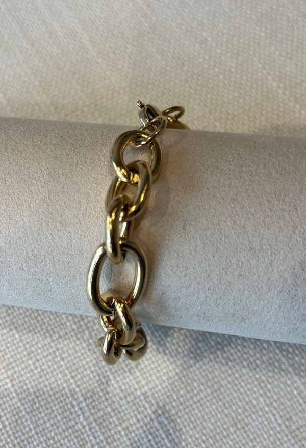 Chunky gold bracelet