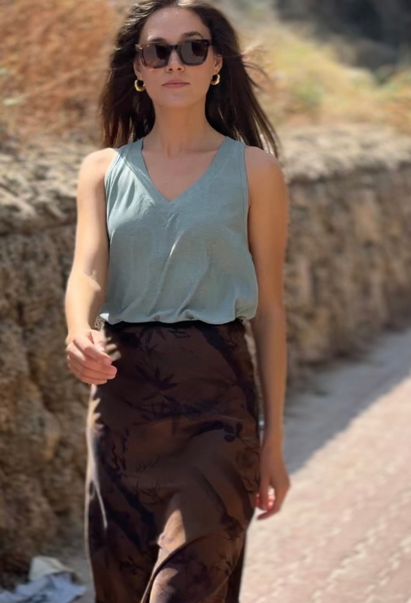 Didi pistachio green Sleeveless V Shirt