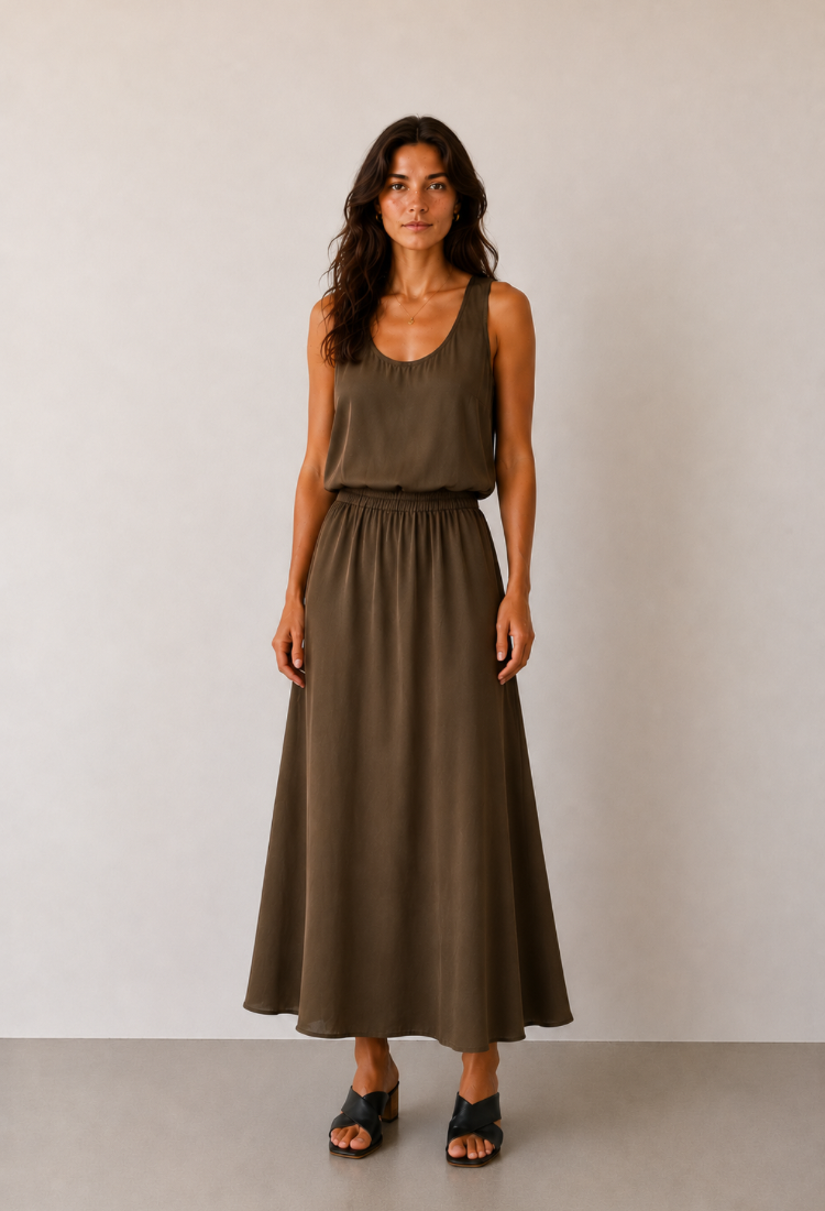 Sue smoky olive brown maxi skirt pre order arrive on the 15/6
