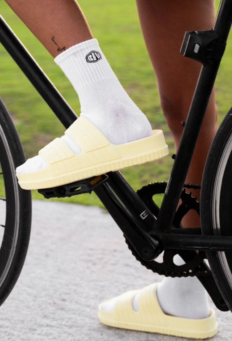 סנדלי GIGI יוניסקס צהוב שמש -BIVTLV