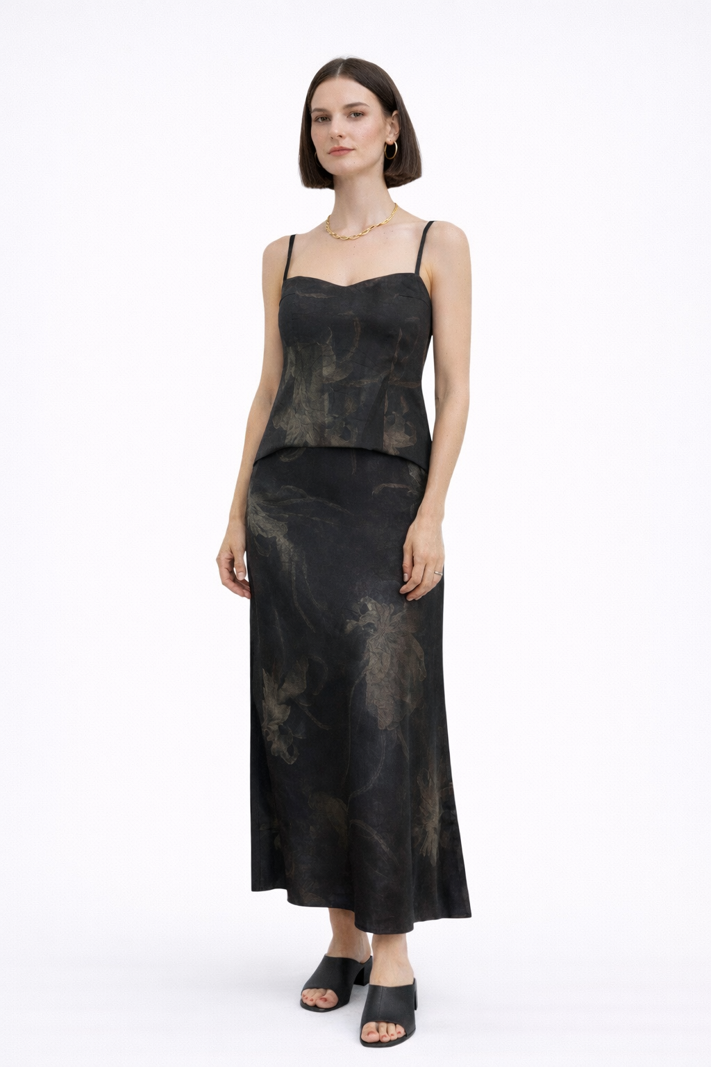 Set of Zoe  and Jasmine skirt in light black floral print