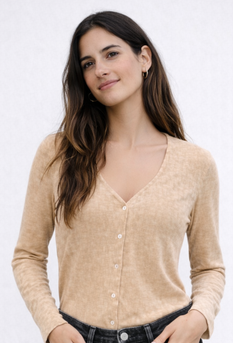 חולצת ליאוני שרוול ארוך במבע חום בהיר