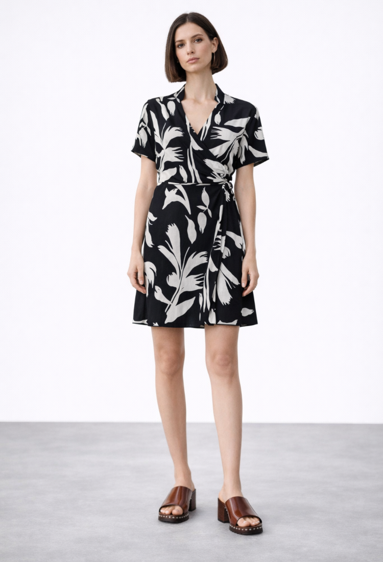 שמלת נור מעטפת קצרה בצבע שחור עם פרחים לבנים