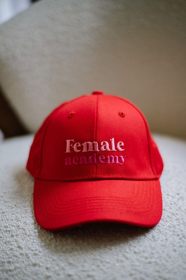 כובע בייסבול אדום -Female Academy 