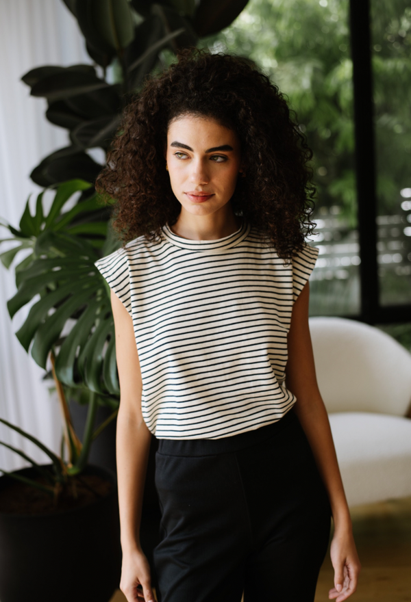 Gili stripes off white and black sleeveless shirt