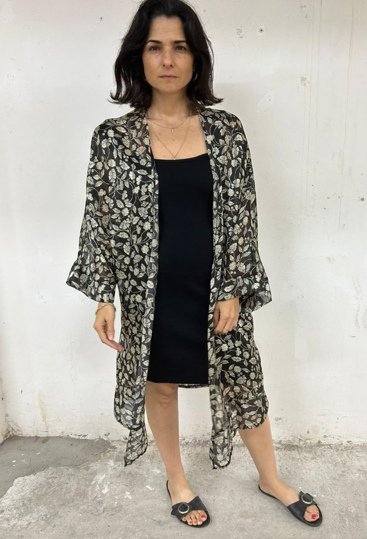 Tom black with yellow flowers print Kimono