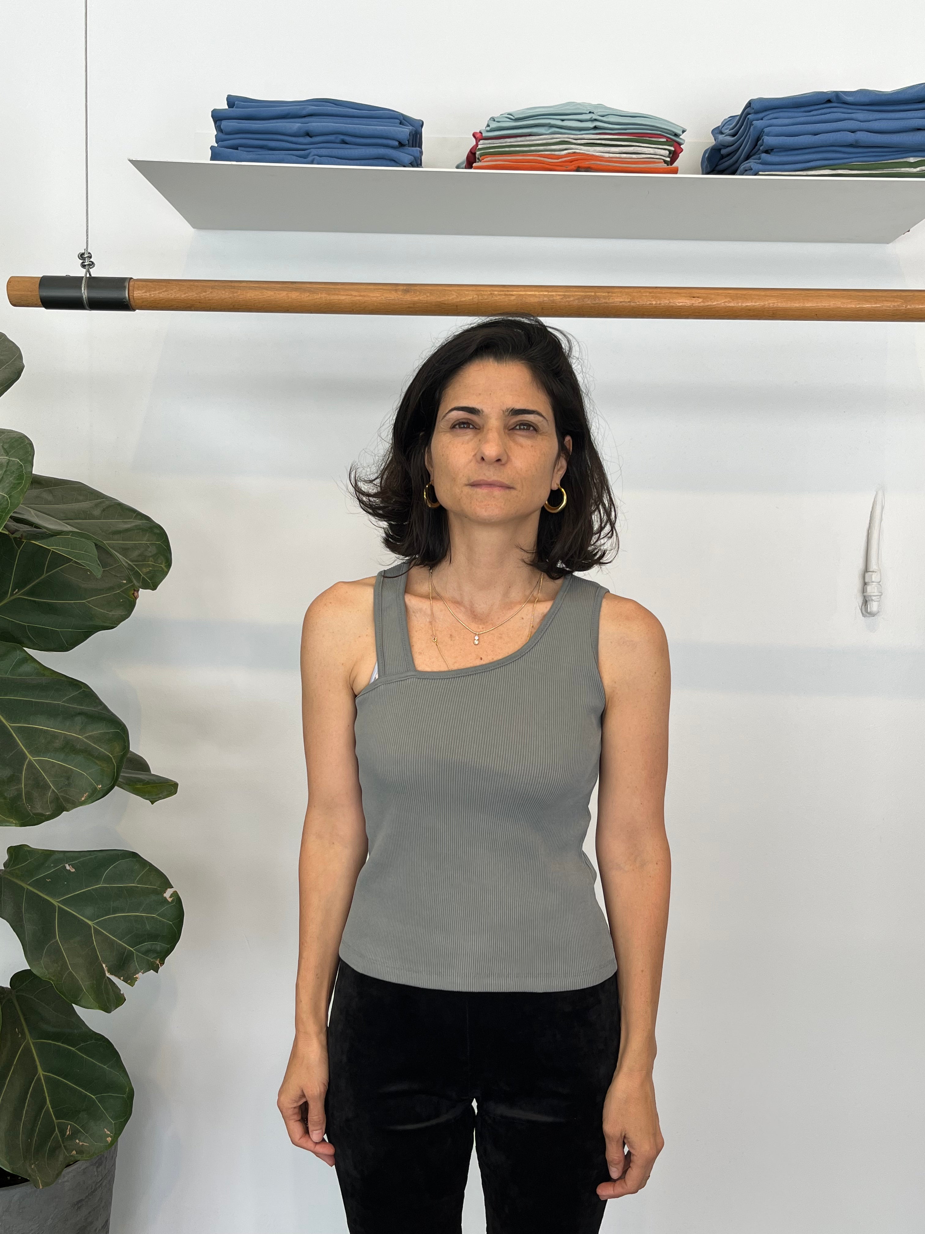 גופיית לילה אפור כהה